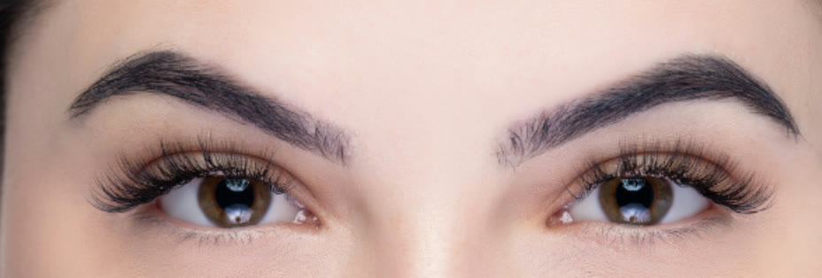 Full lash extensions with sculpted brows